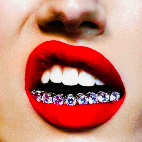 Meet your Posher, Naysa M.🌹 - Picture 1 of 1